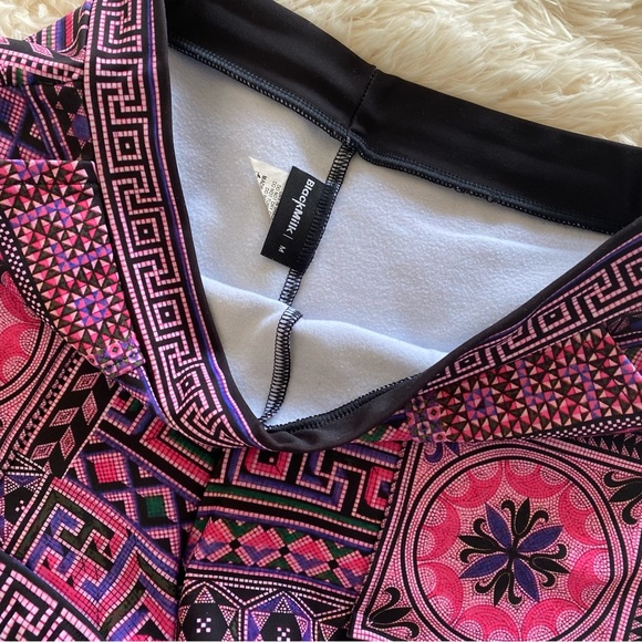 BlackMilk Pop Pompeii Cuffed Shorts - Picture 3 of 3